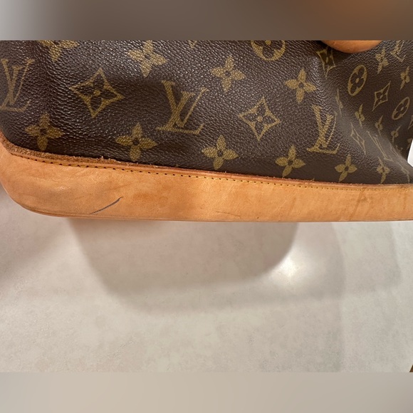 Louis Vuitton Alma PM Handbag - Picture 9 of 11